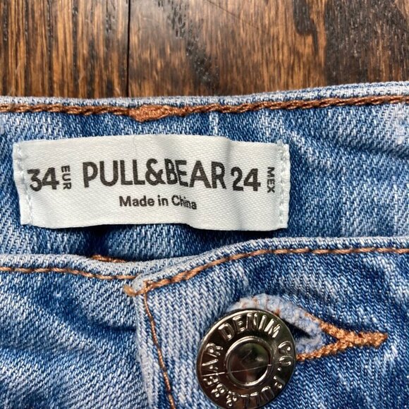PULL&BEAR  SLIGHTLY DISTRESSED DENIM SHORTS SIZE 34 - Picture 3 of 6